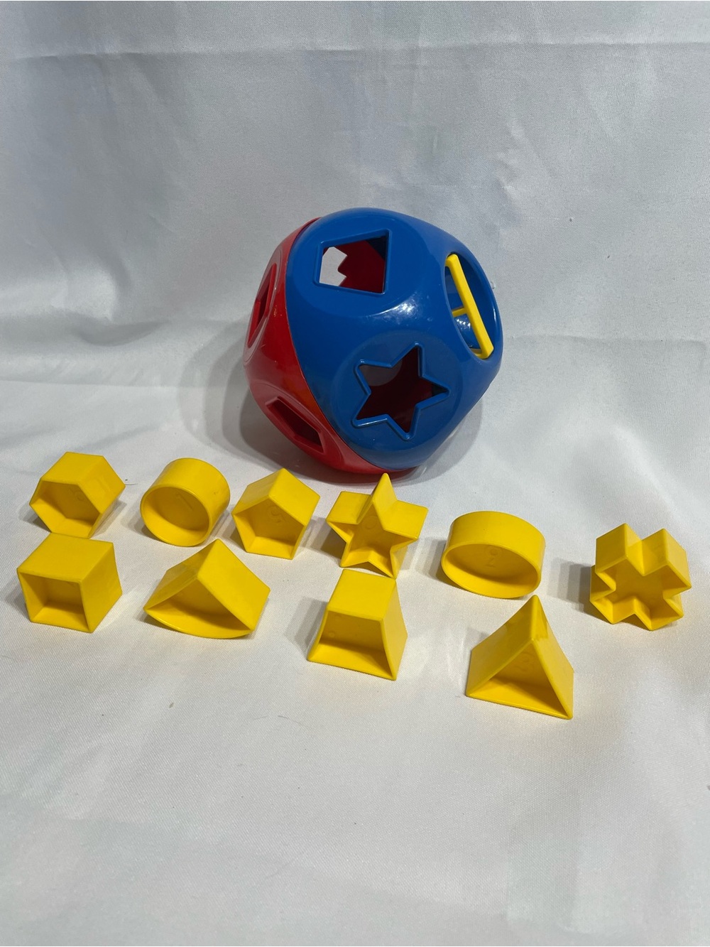 VINTAGE Tupperware Shape-O Toy blue & red shape sorter ball EXCELLENT CONDITION